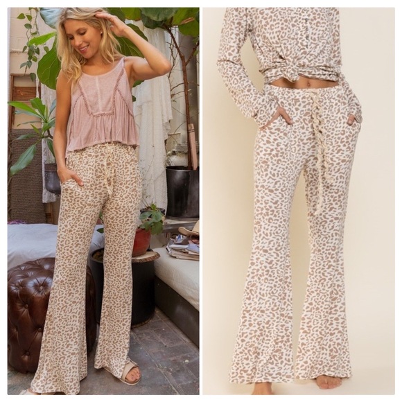 POL Leopard Flare Lounge Pants - Picture 4 of 14